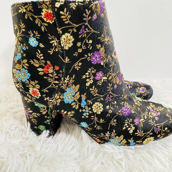 Diba Shoes - Diba Black Floral Tapestry Ankle Boots Size 8.5